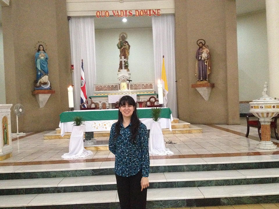Canto en actividades religiosas Ministerio de Silvia Rodriguez